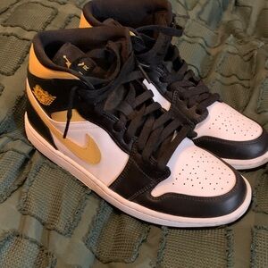 Men’s Air Jordan 1 Mid Size 8